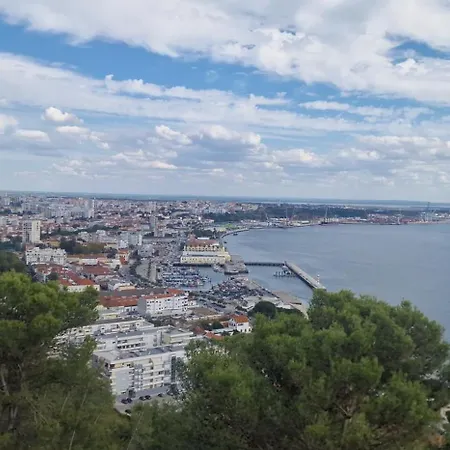 Your House At Center * Setúbal